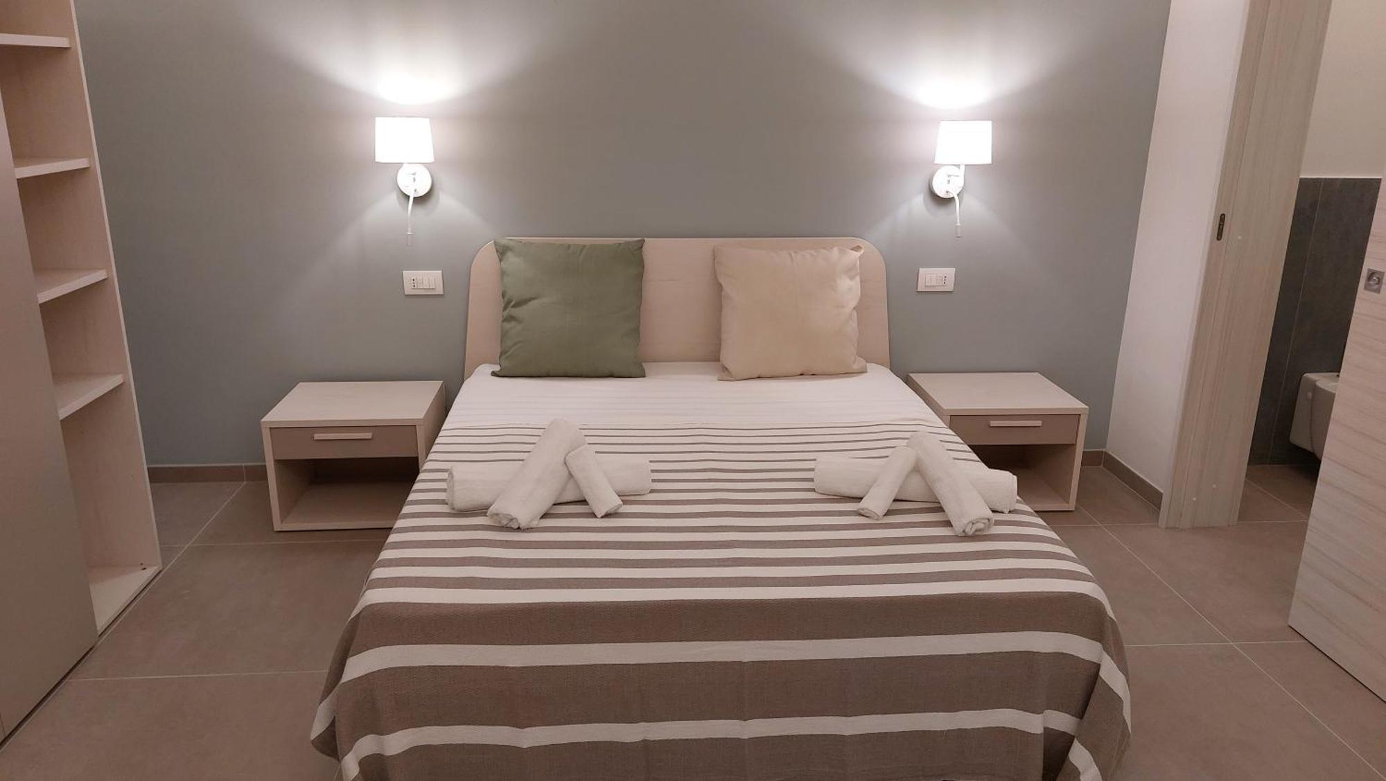 Victoria Royal Apartments & Rooms Termoli Luaran gambar