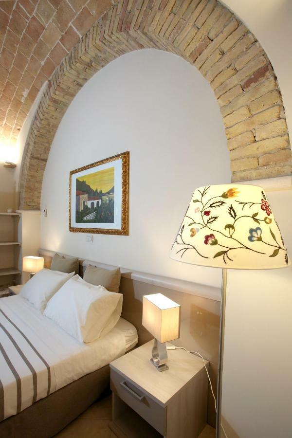 Victoria Royal Apartments & Rooms Termoli Luaran gambar